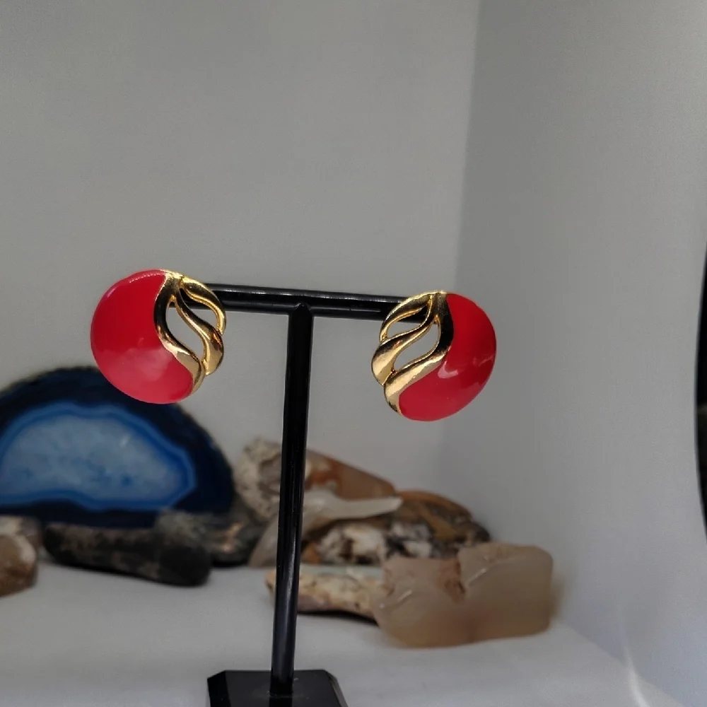 1980s Bold Red and Gold Necklace and Pierced Earring Set - Picture 5 of 10